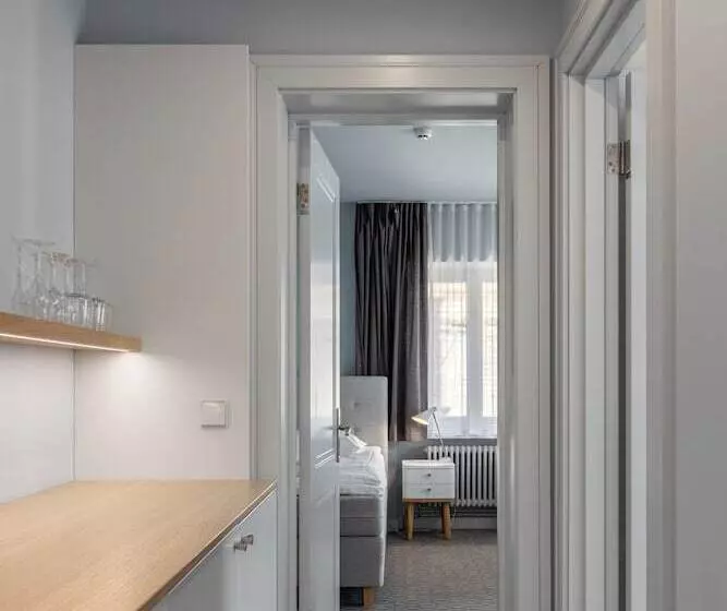 اتاق استاندارد چهار تخته, Roze Park Rooms