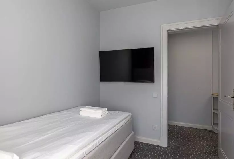 اتاق استاندارد چهار تخته, Roze Park Rooms