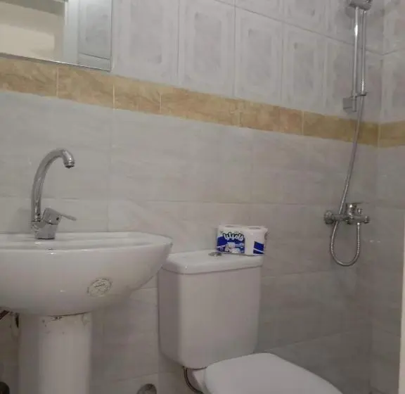 اتاق ساده سه‌ نفره, Venus Hotel Luxor 日本人 大歓迎
