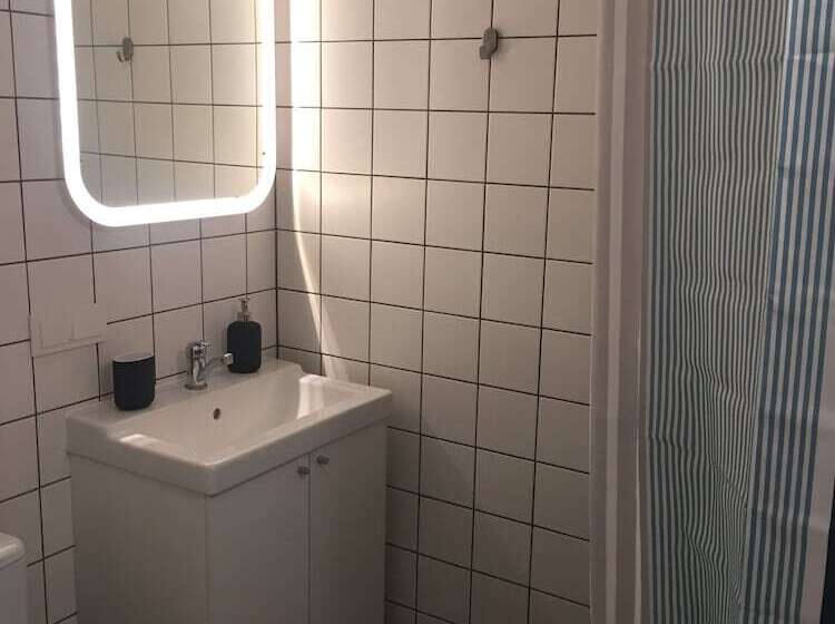 اتاق خانوادگی, Sleep In Bnb