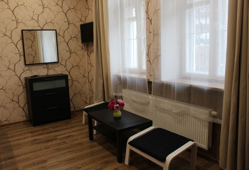 اتاق خانوادگی, Sleep In Bnb