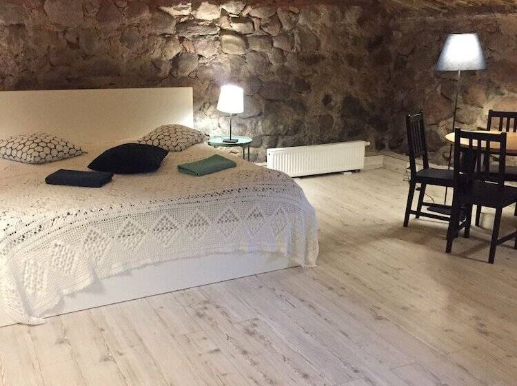 اتاق لوکس, Sleep In Bnb