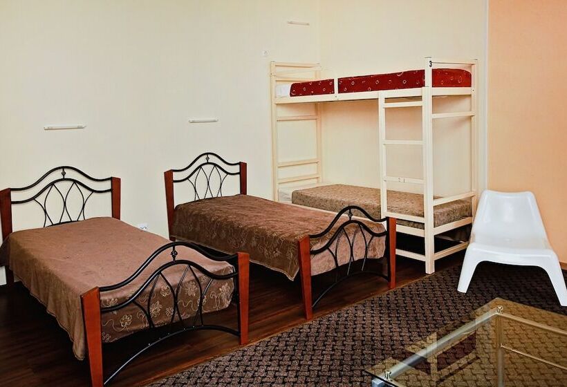 اتاق خانوادگی, Sleep In Bnb