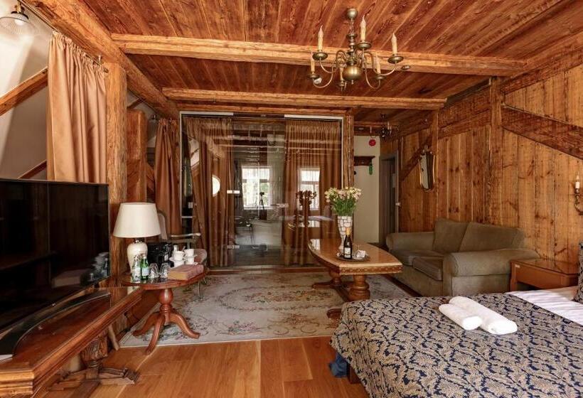 اتاق خانوادگی, Boutique Hotel Virkas Muiža
