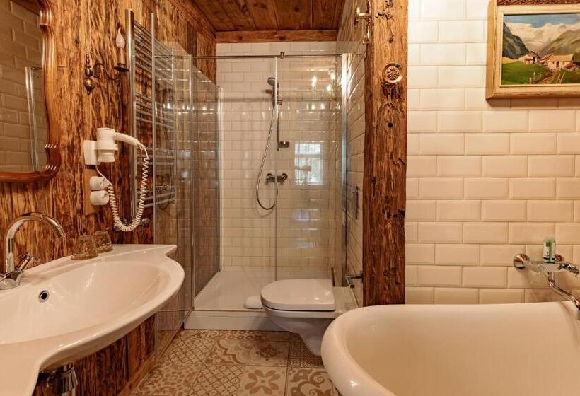 اتاق خانوادگی, Boutique Hotel Virkas Muiža