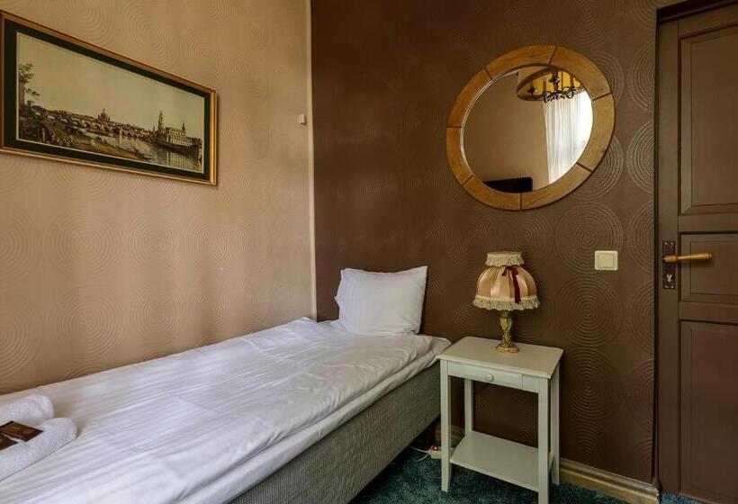 اتاق استاندارد چهار تخته, Boutique Hotel Virkas Muiža