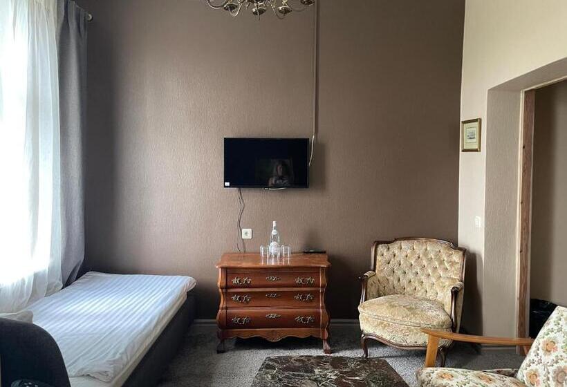 اتاق استاندارد سه نفره, Boutique Hotel Virkas Muiža