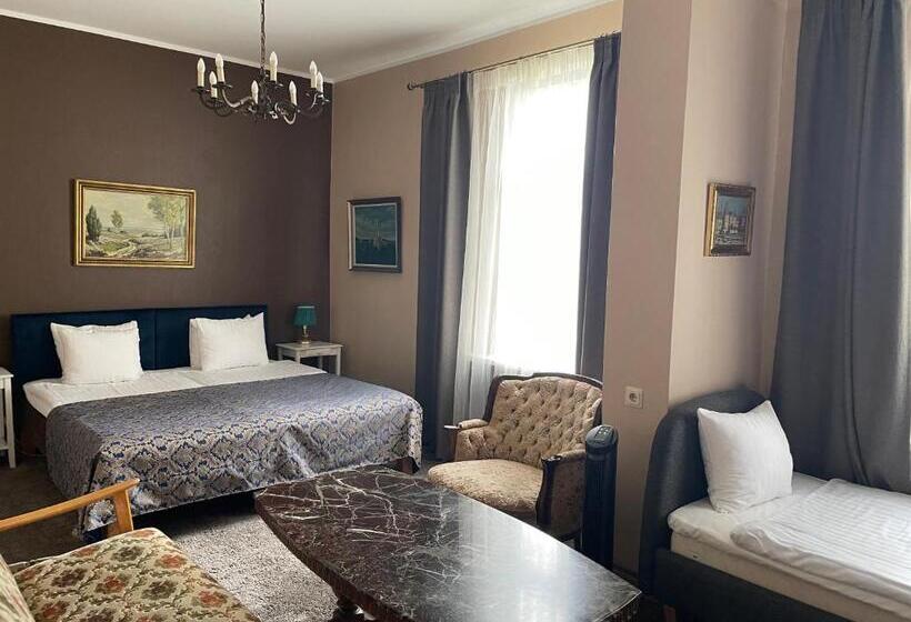 اتاق استاندارد سه نفره, Boutique Hotel Virkas Muiža