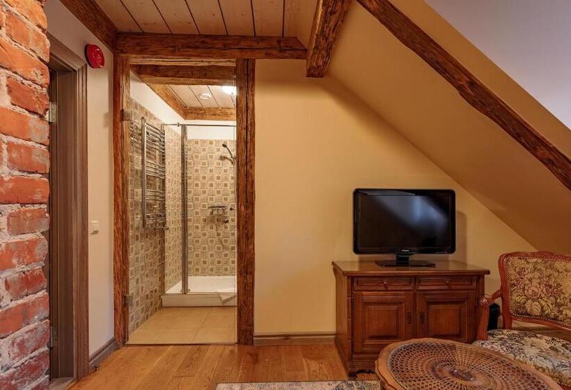 Habitaci�n Est�ndar Abuhardillada, Boutique Hotel Virkas Muiža