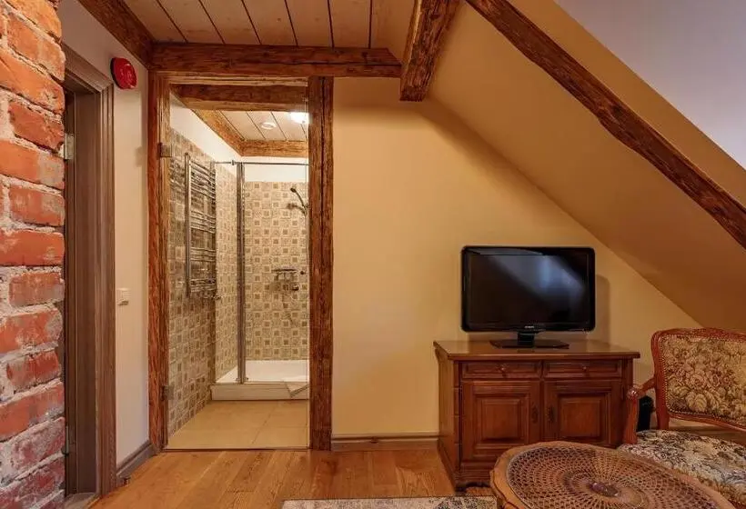 Habitaciï¿½n Estï¿½ndar Abuhardillada, Boutique Hotel Virkas Muiža