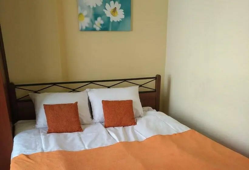 اتاق استاندارد, Hostel Lux