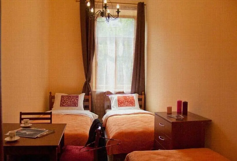 اتاق لوکس, Hostel Lux