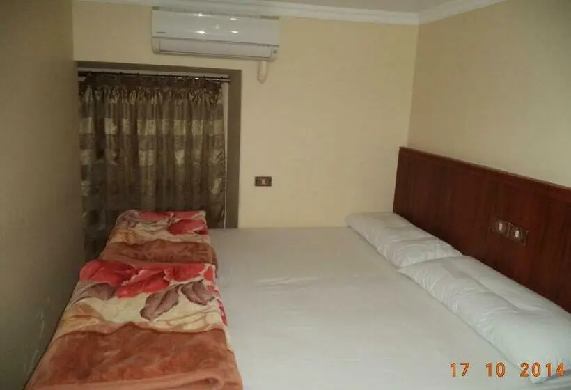 اتاق استاندارد چهار تخته, Al Maghraby