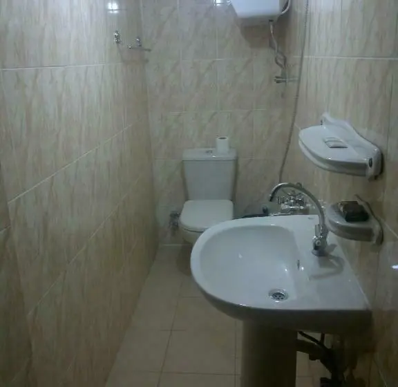 اتاق استاندارد چهار تخته, Al Maghraby