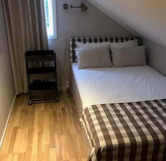 Standard Yhden Hengen Huone, Bauergården