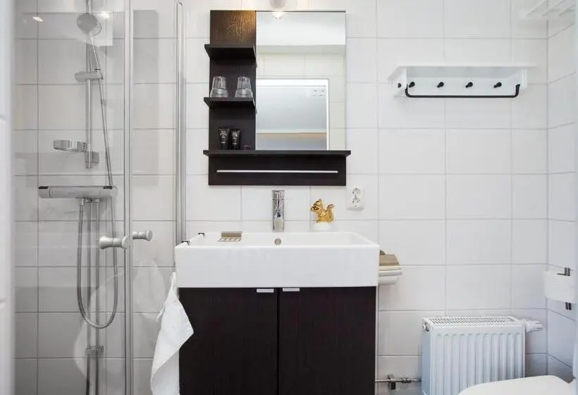 Standard Yhden Hengen Huone, Bauergården