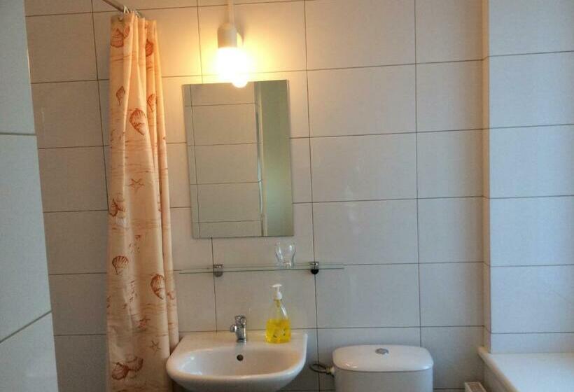 اتاق استاندارد سه نفره, Bhb