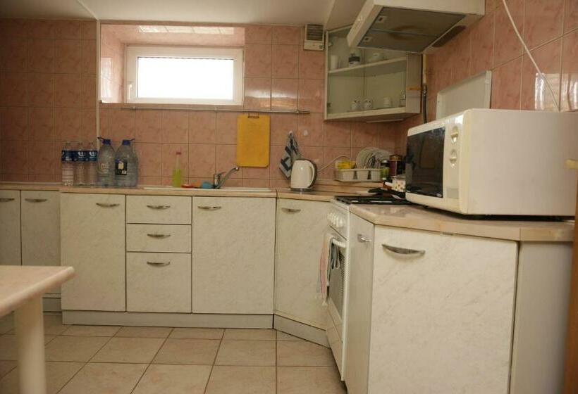 اتاق استاندارد سه نفره, Guest House Linas