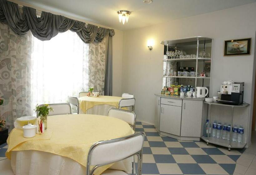 سوییت, Guest House Linas