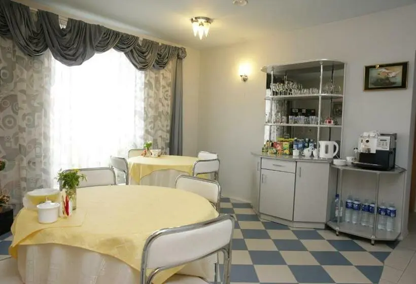 سوییت, Guest House Linas