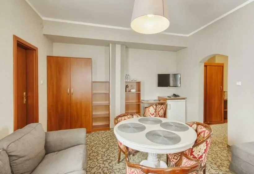 اتاق لوکس چهار تخته, Inza Guest House