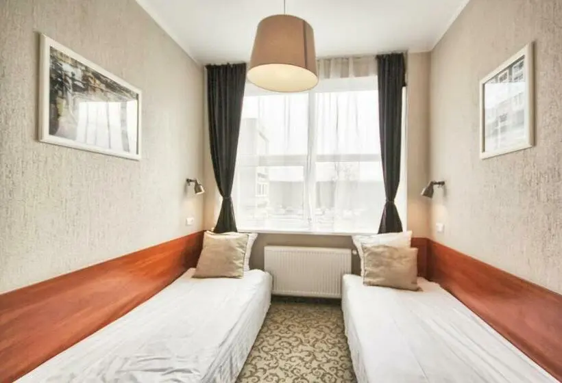 اتاق لوکس چهار تخته, Inza Guest House