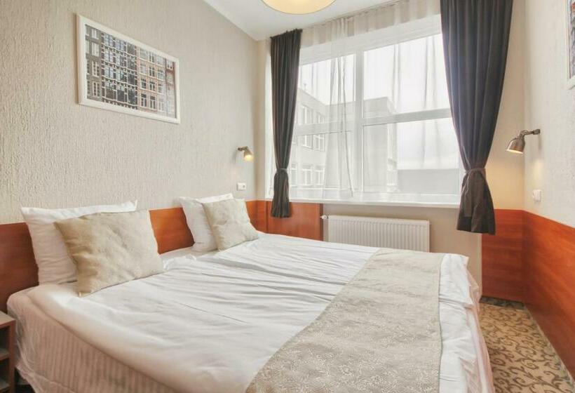 اتاق لوکس چهار تخته, Inza