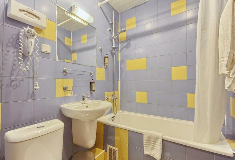 اتاق لوکس چهار تخته, Inza