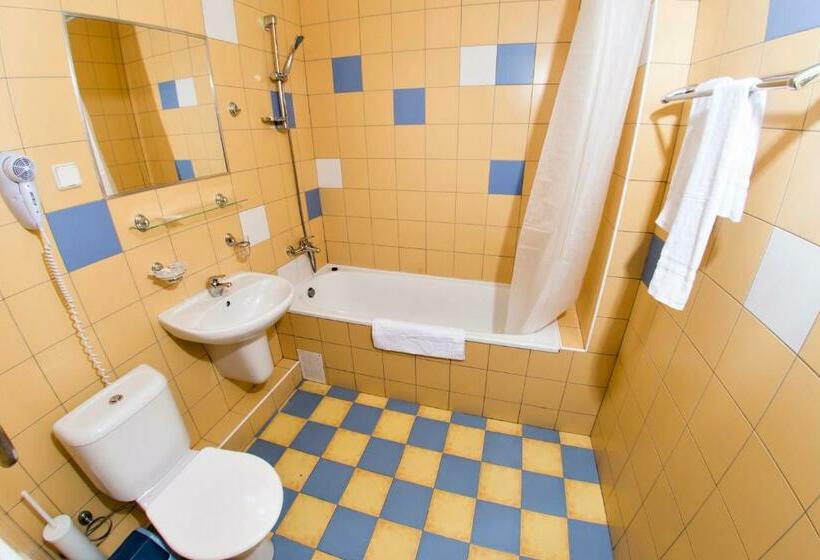 اتاق سوپریور, Inza