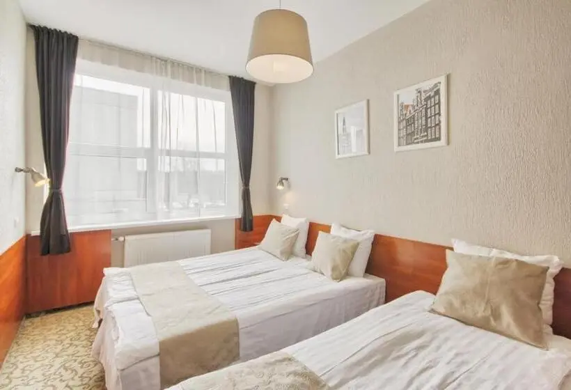 اتاق استاندارد سه نفره, Inza Guest House