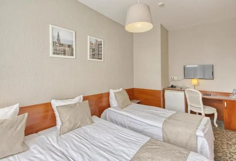 اتاق استاندارد سه نفره, Inza Guest House