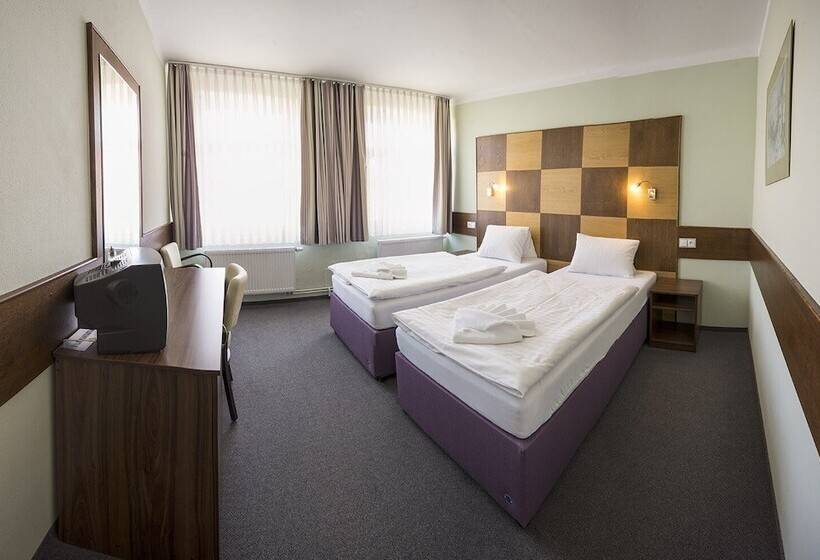 スイート, Karel Iv