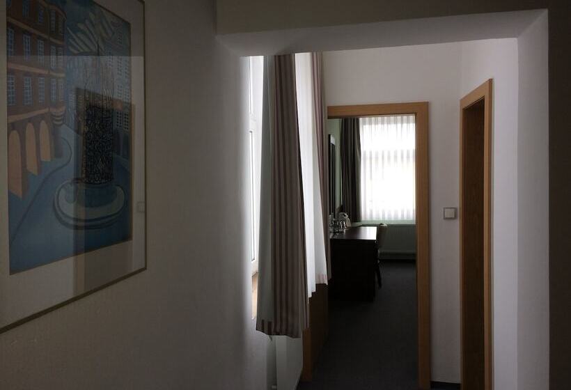 スイート, Karel Iv