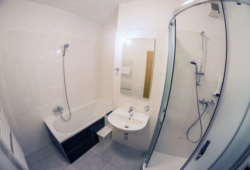 スイート, Karel Iv