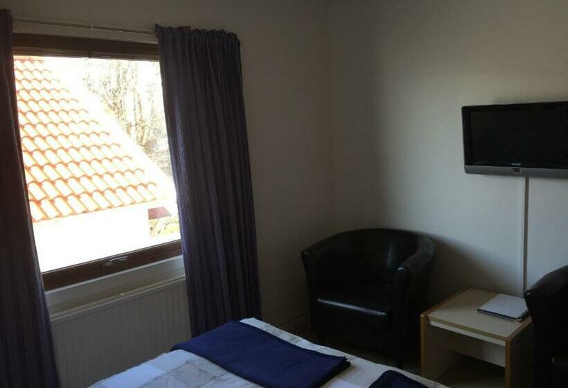 Номер Economy, L Fisketången