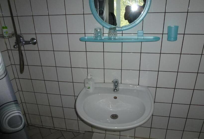 اتاق لوکس, L Pääsuke