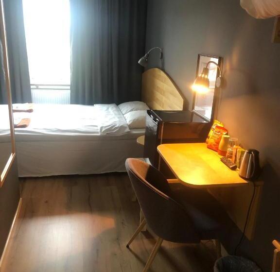 基本间, Lapland River