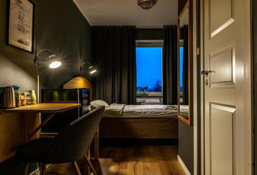 基本间, Lapland River