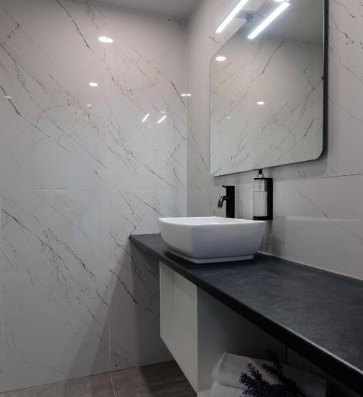 اتاق خانوادگی, Lavendel Spa