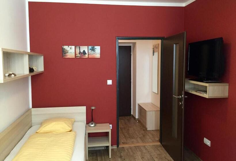 标准单人间, Palác