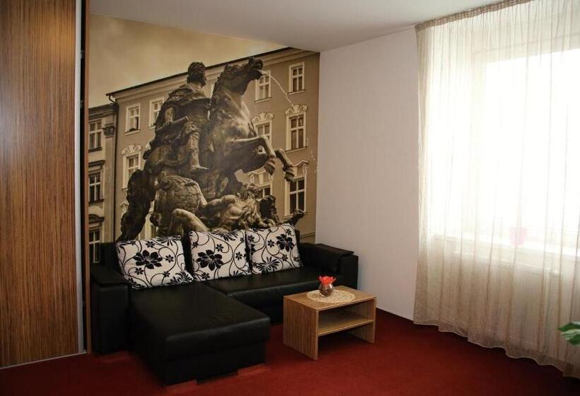 带1个卧室的公寓, Palác