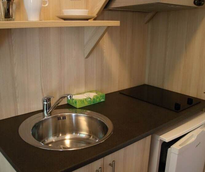 标准单人间, Palác