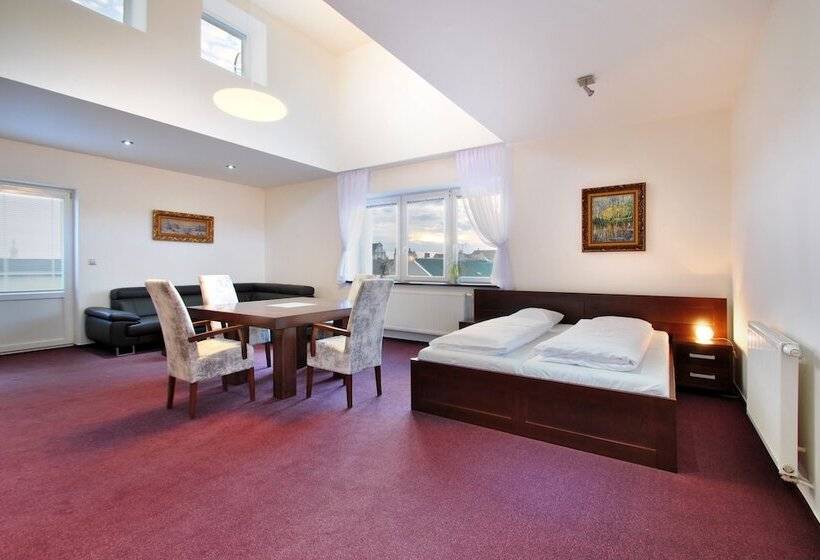 带1个卧室的高级公寓, Palác