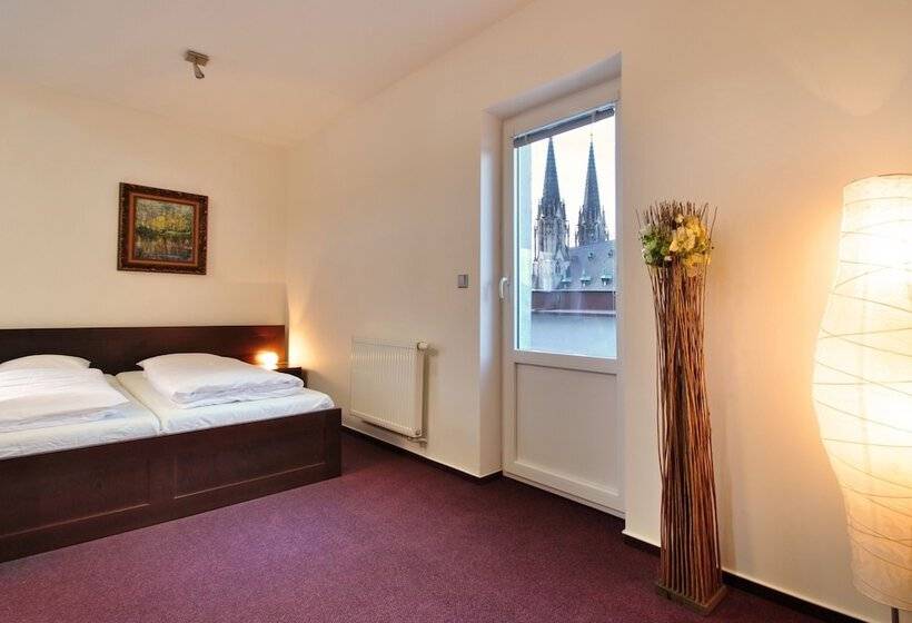 带1个卧室的高级公寓, Palác