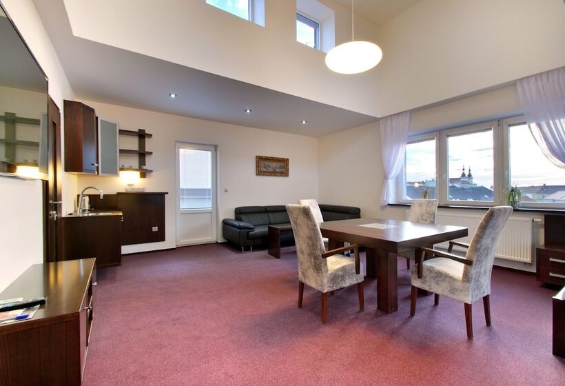 带1个卧室的高级公寓, Palác