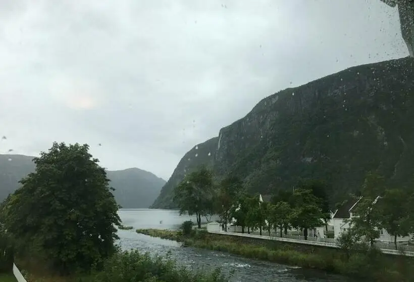 Standard Yhden Hengen Huone, øren