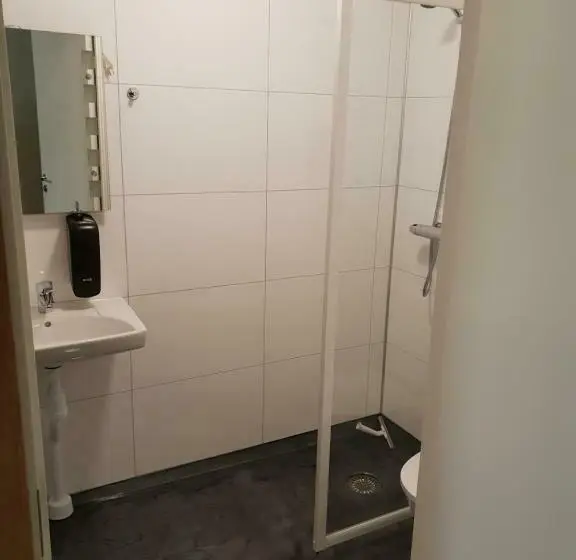 Standard Yhden Hengen Huone, Trestads Restaurang Hotell & Pensionat