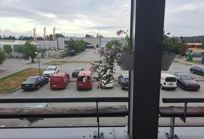 חדר משפחתי, Motell Svinesundparken