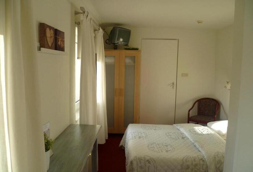 غرفة عائلية, Pension Oranje