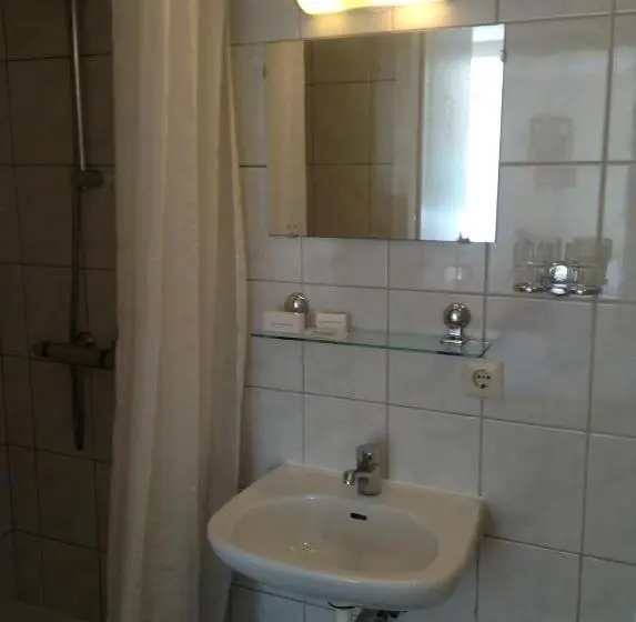 Basic-huone, Pension Oranje
